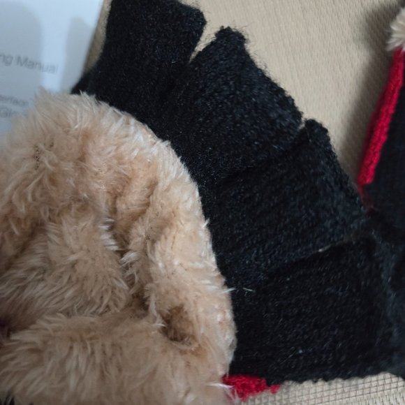 Heatable gloves USB charged $2/15 - Picture 3 of 5